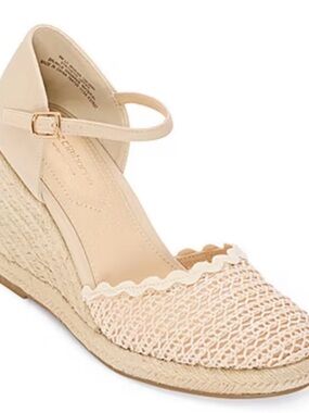 Liz Claiborne Womens Marian Wedge Sandals